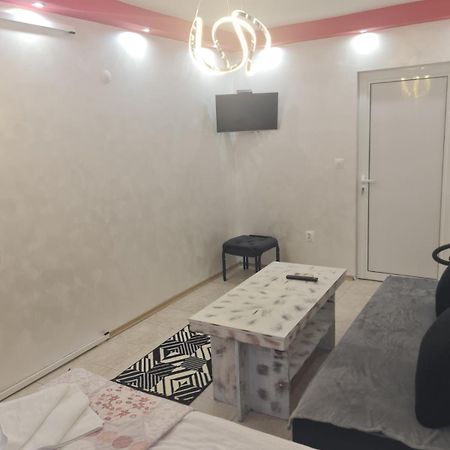 Apartament Day And Night Wielkie Tyrnowo Zewnętrze zdjęcie