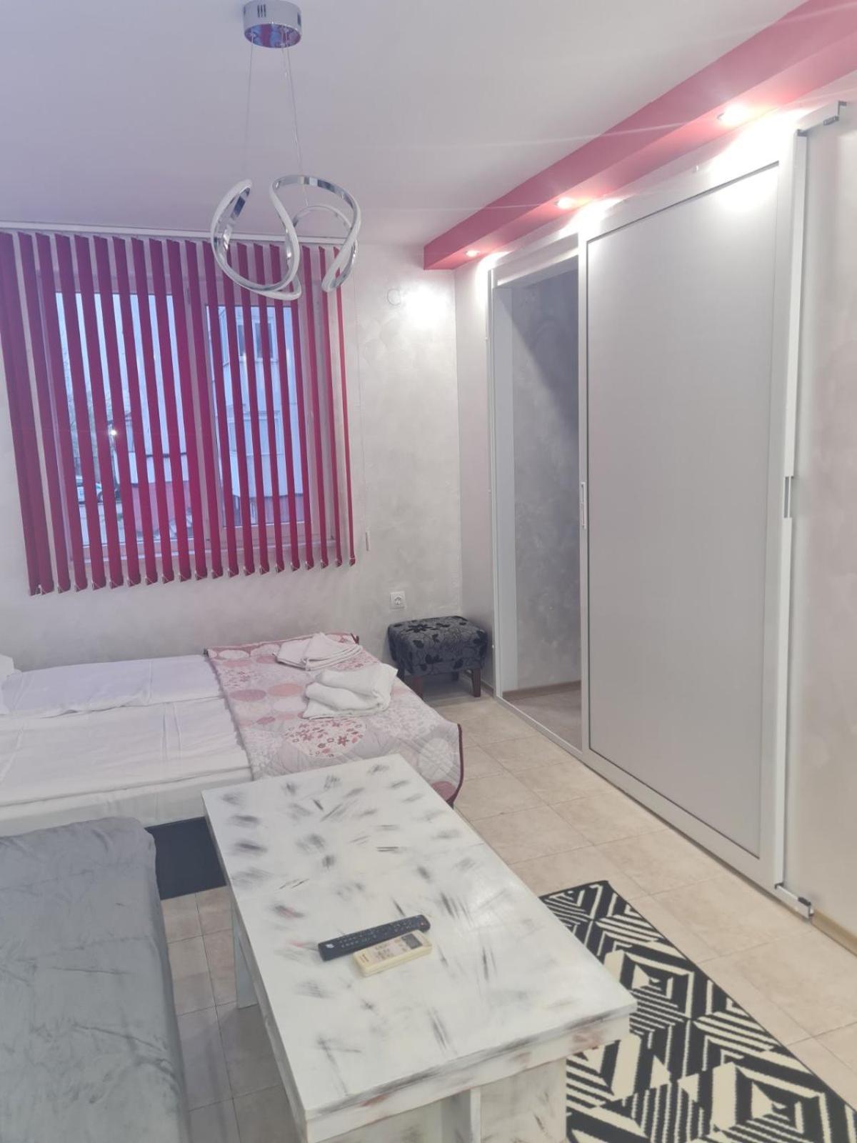 Apartament Day And Night Wielkie Tyrnowo Zewnętrze zdjęcie