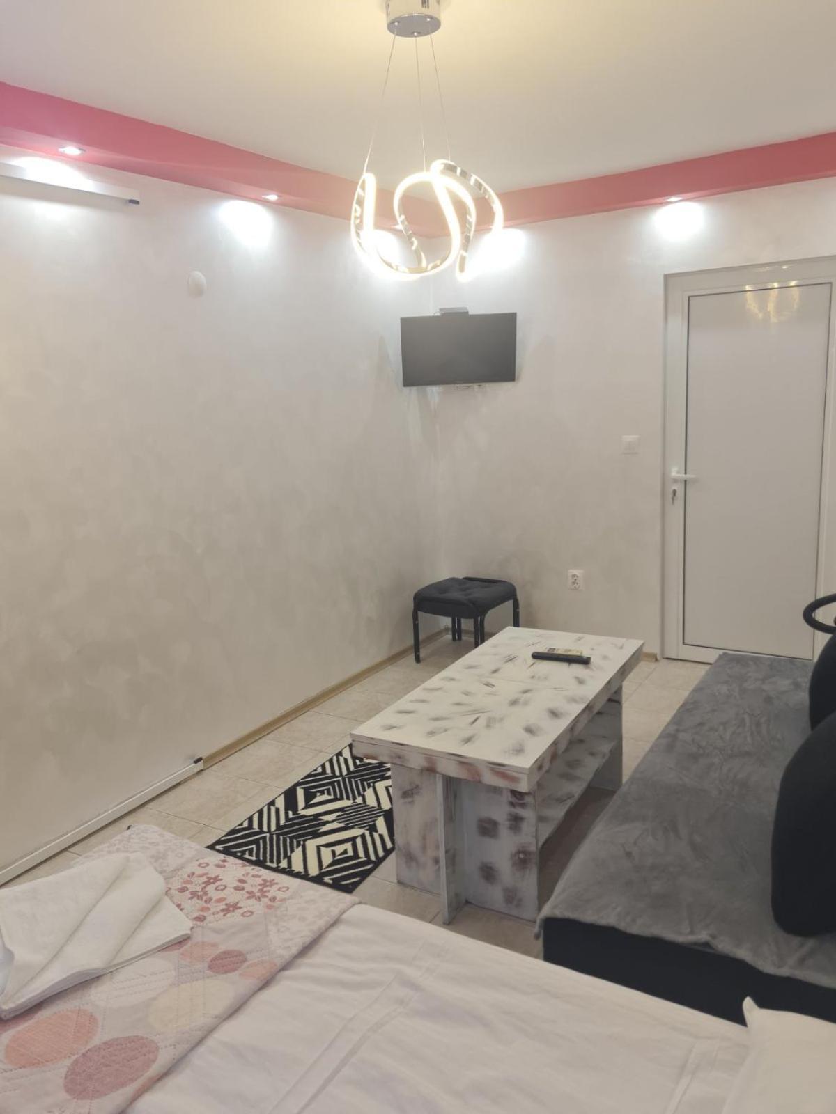 Apartament Day And Night Wielkie Tyrnowo Zewnętrze zdjęcie