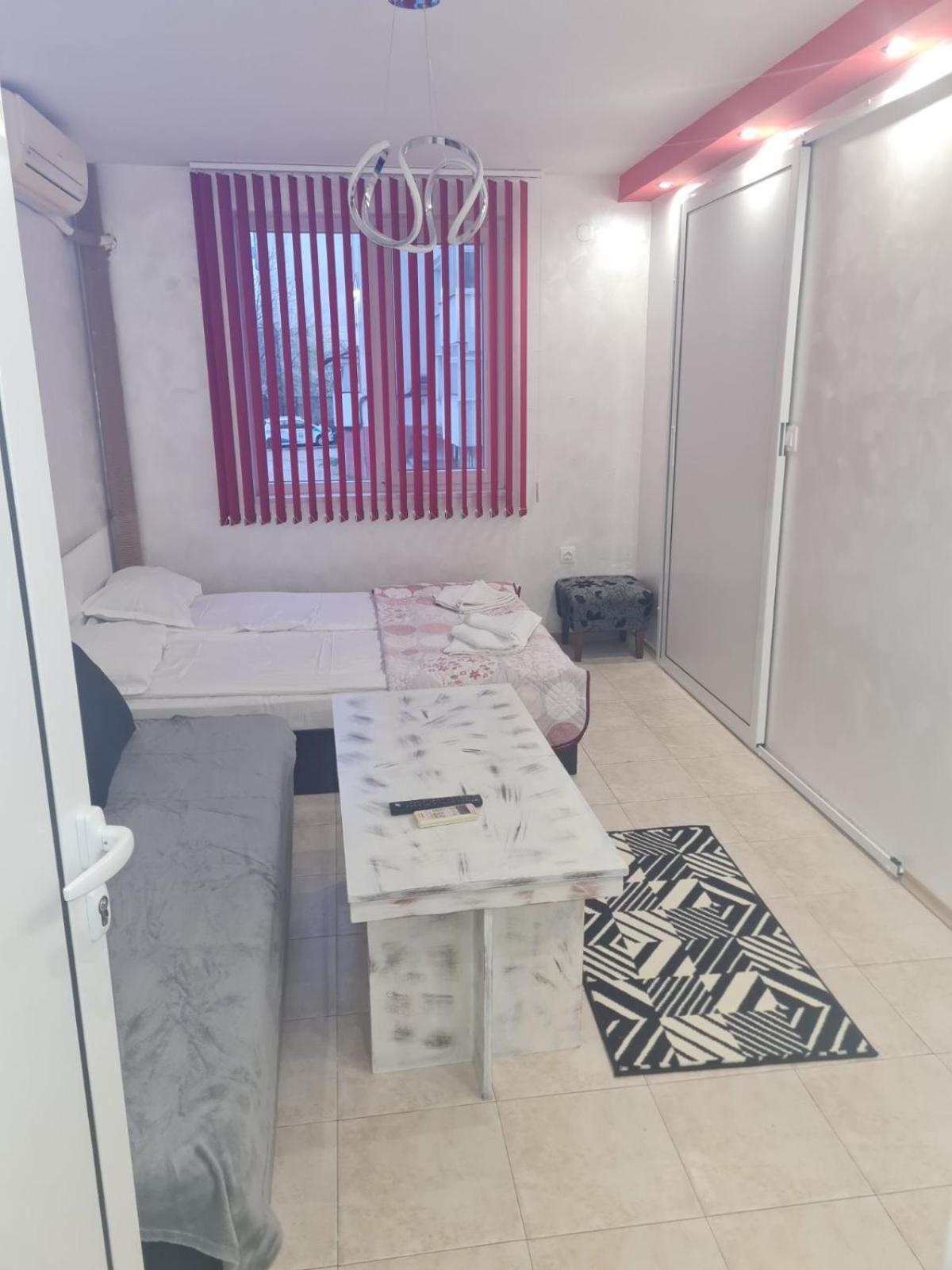 Apartament Day And Night Wielkie Tyrnowo Zewnętrze zdjęcie