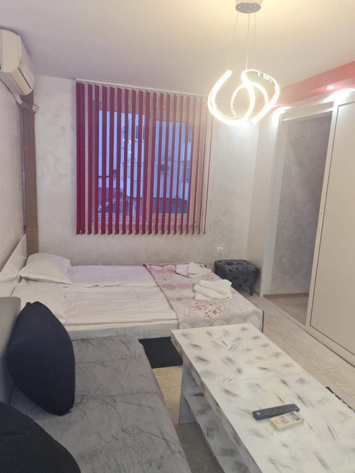 Apartament Day And Night Wielkie Tyrnowo Zewnętrze zdjęcie