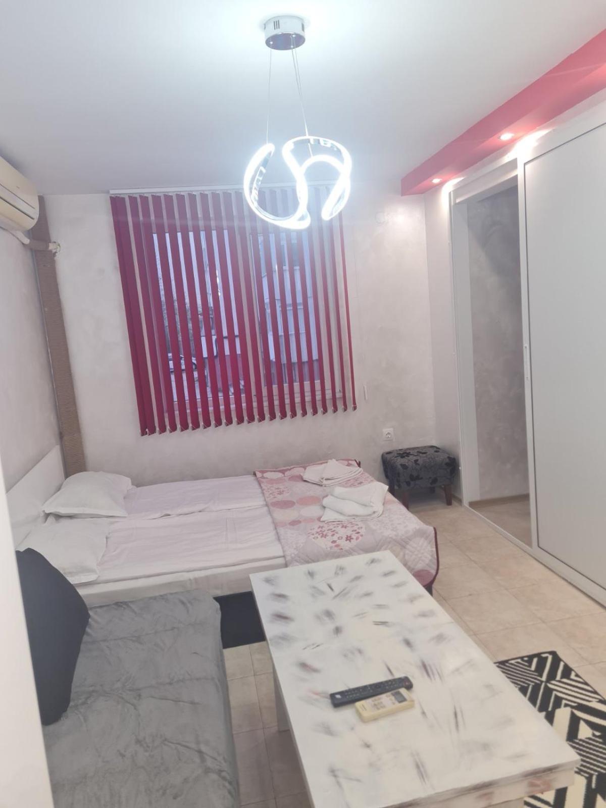 Apartament Day And Night Wielkie Tyrnowo Zewnętrze zdjęcie